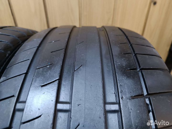 Continental ExtremeContact DW 245/35 R20