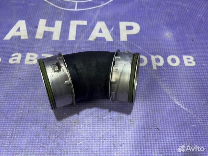 Патрубок интеркулера Volkswagen Touareg 7L 2 2006