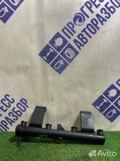 Топливная рампа Citroen C4 хэтчбек 1.6 NFU 2006