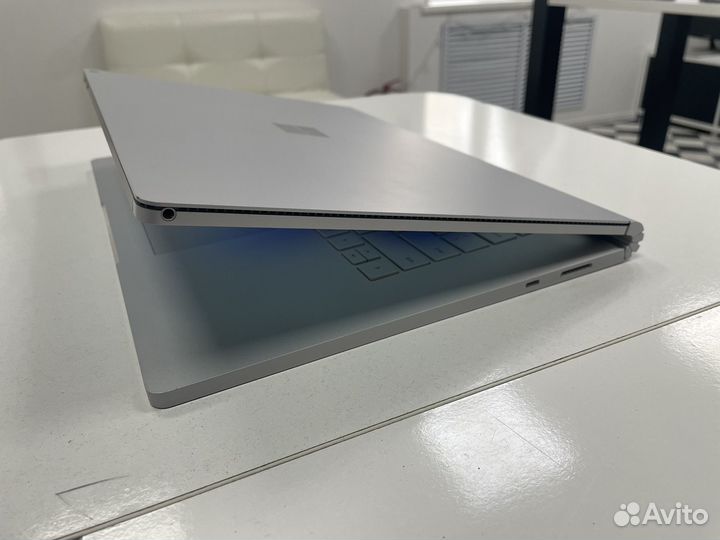 Surface book 2 15' i7/16/512/1060