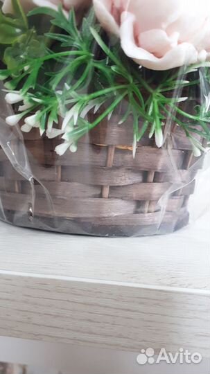 Цветы пионы в корзинке