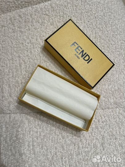 Подарок девушке от Fendi оригинал