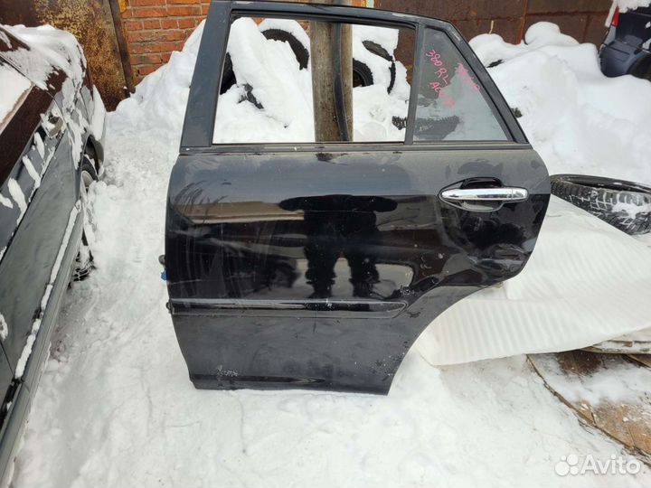 Lexus rx задняя дверь