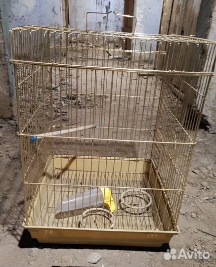 Клетка для крупного попугая