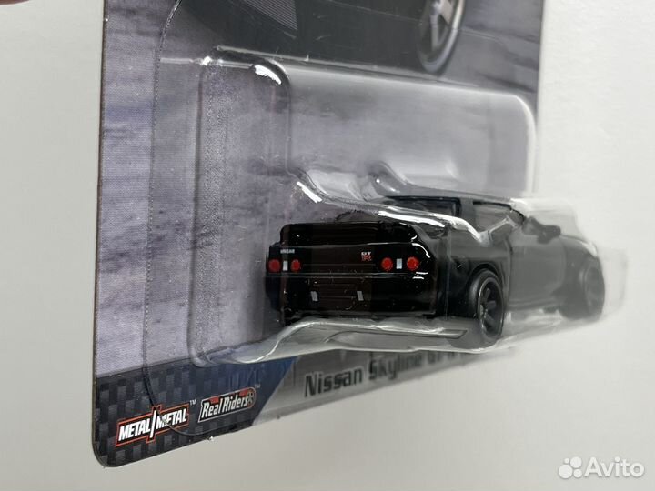 Hot wheels premium nissan skyline gt-r