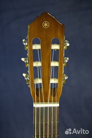 Гитара Yamaha классическая