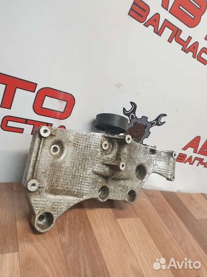 Кронштейн генератора LADA X-Ray