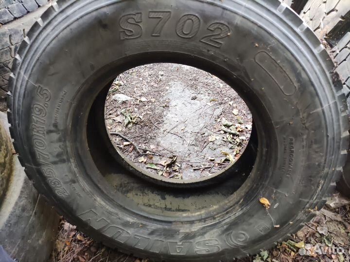 Грузовая шина бу 285 70 R19.5 Satoya