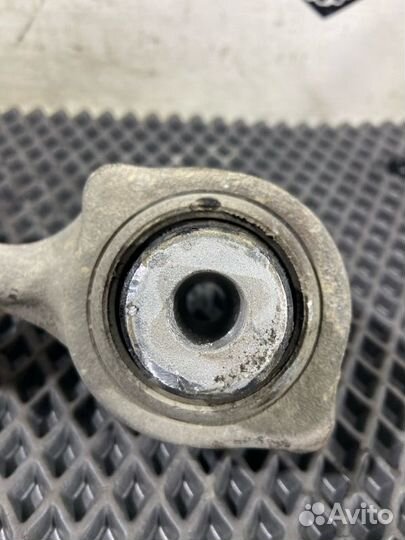 Рычаг подвески нижний передний правый