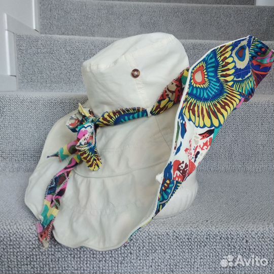 Шляпа женская (новая)