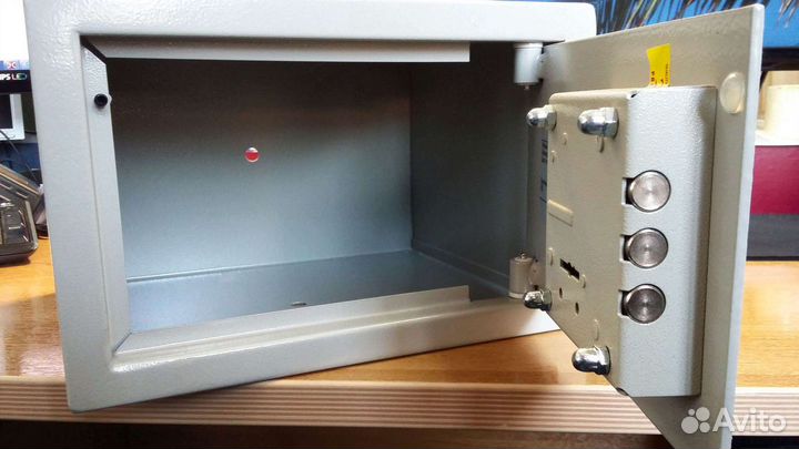 Сейф мебельный