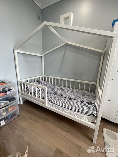 Детская кровать домик с матрасом