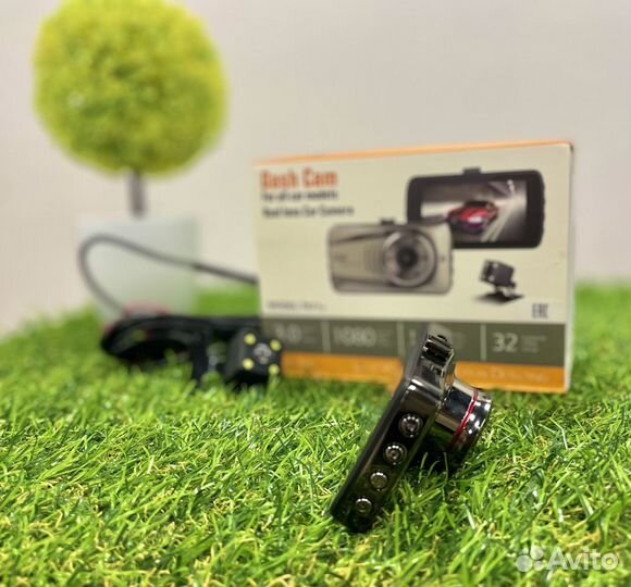 Видеорегистратор с задней камерой