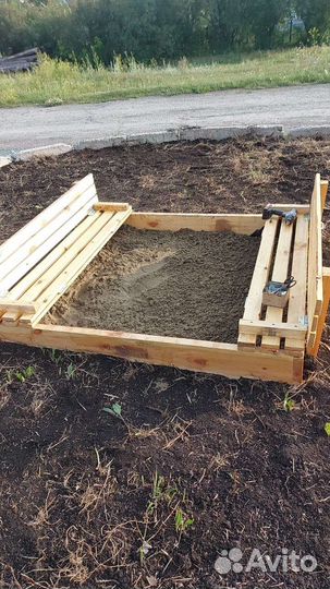 Песочница с крышкой