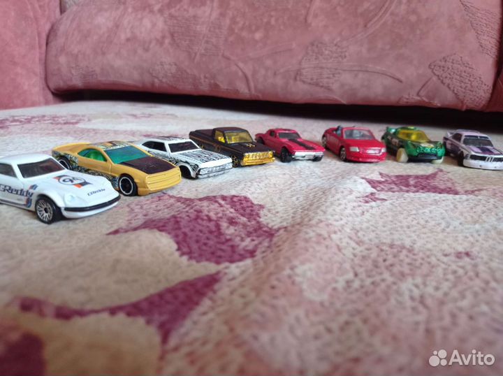 Машинки hotwheels 18 штук