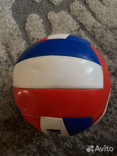 Волейбольный мяч