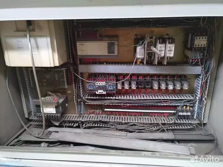 Трехкоординатный сверлильный станок с чпу