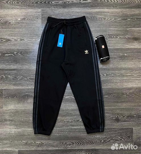 Спортивные штаны adidas теплые