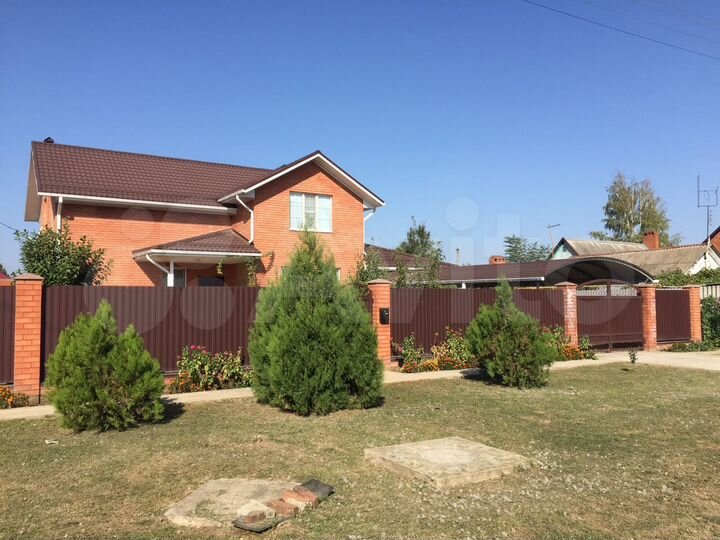 Дом 194,6 м² на участке 10 сот.