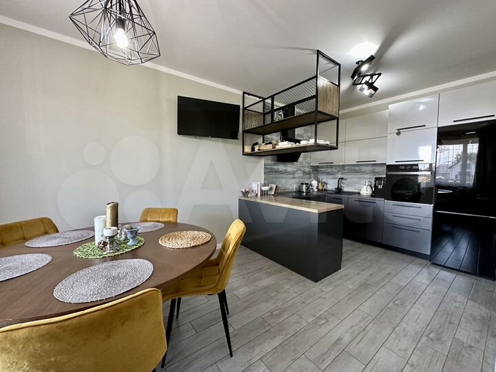 Таунхаус 210 м² на участке 2 сот.