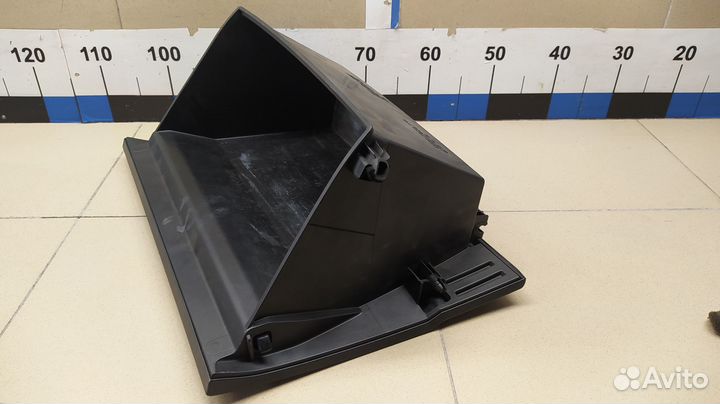 Крышка (дверца) бардачка Land Cruiser (150) -Prado