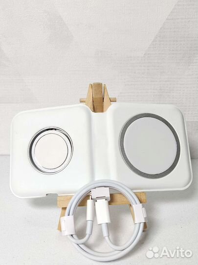 Зарядка MagSafe Duo Charge Apple