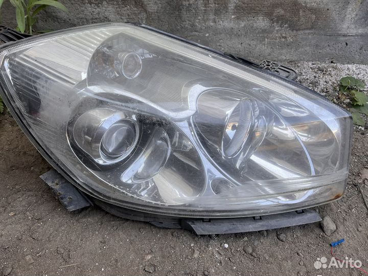 Фары передние на Geely Emgrand X7 2014 года