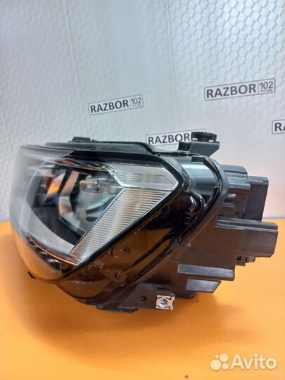Фара левая Volkswagen Tiguan 2