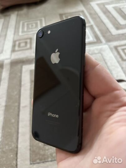 iPhone 8, 64 ГБ