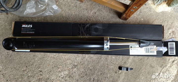 Амортизатор передний левый+правый VW, Skoda, Audi