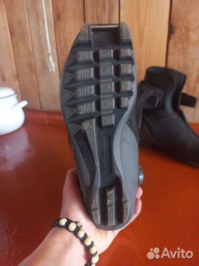 Лыжные ботинки atomic