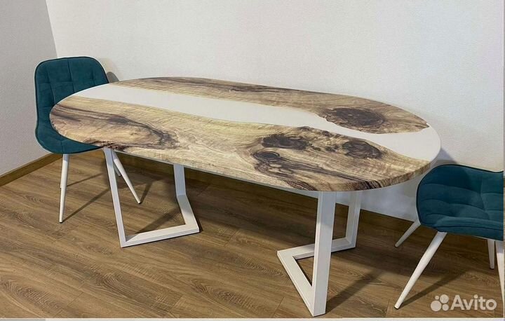 Кухонный стол