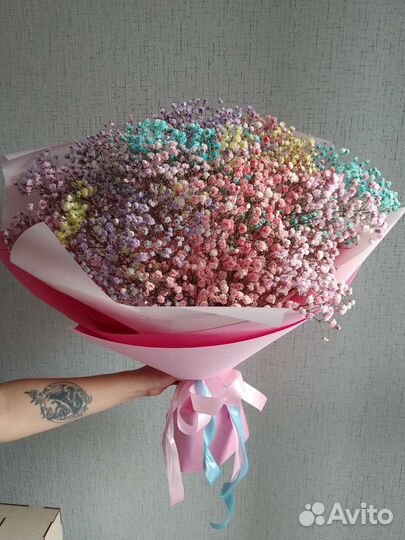 Букет цветов из радужной гипсофилы