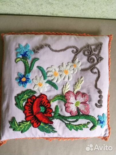 Наволочка декоративная с вышивкой ручная работа