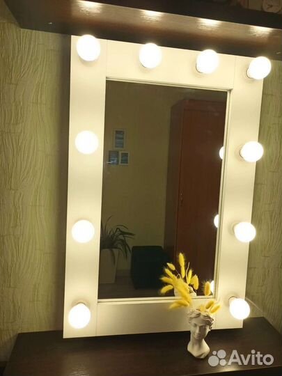 Гримерное макияжное зеркало с лампочками новое