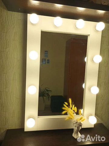 Гримерное макияжное зеркало с лампочками новое