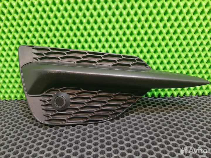 Решетка, заглушка переднего бампера Nissan Qashqai