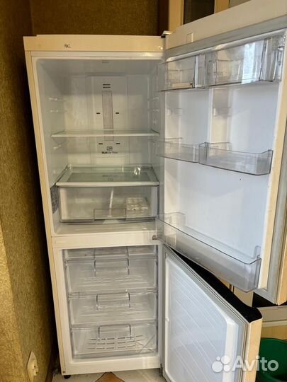 Холодильник двухкамерный LG