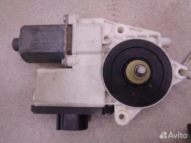 Моторчик стеклоподъемника передний правый BMW X3