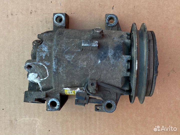 Компрессор кондиционера Nissan Almera N16 2000
