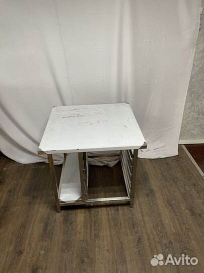 Подставка под пароконвектомат