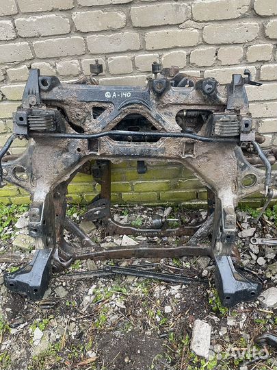 Моторная балка Мерседес А140. 2002г