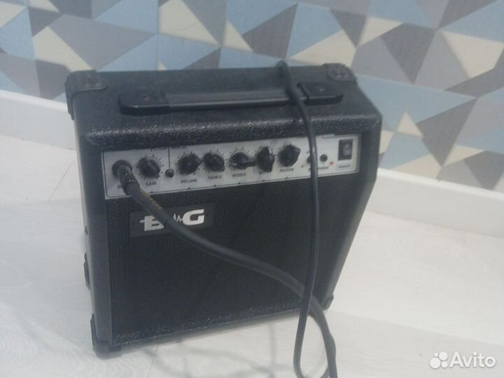 Электрогитарах rockdale stars + комбик