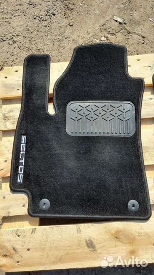 Автомобильные коврики ворсовые