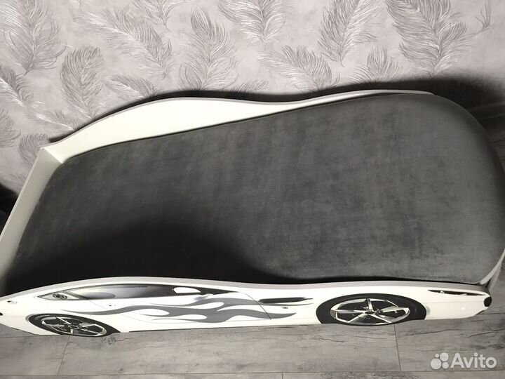 Кровать машина