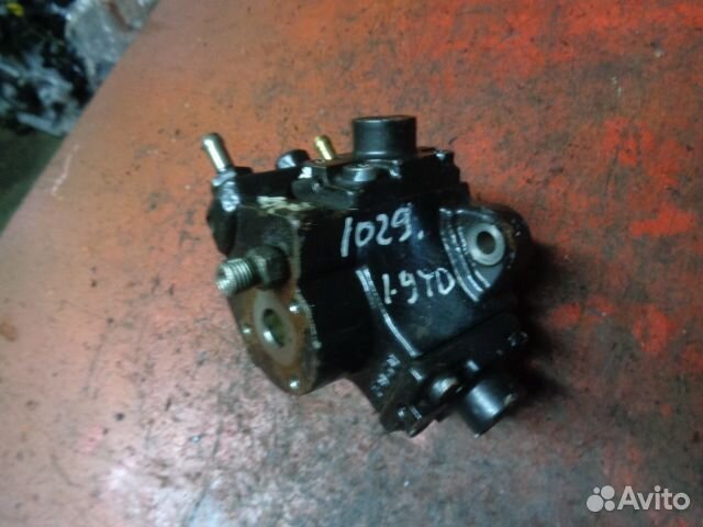 Насос топливный (тнвд) Opel Zafira B