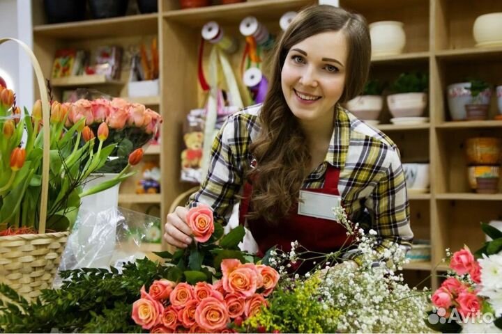 Продавец в магазин цветы