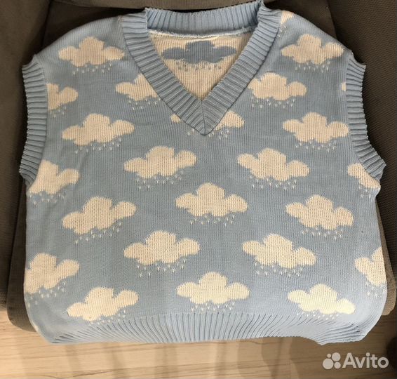 Жилетка женская вязаная