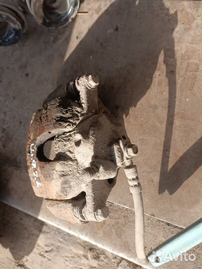 Передний левый суппорт Skoda Fabia 2