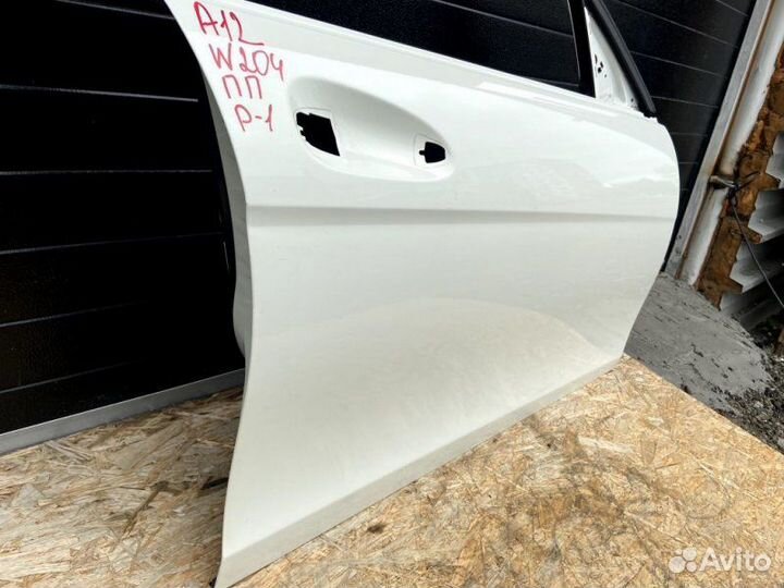 Дверь передняя правая Mercedes-Benz C-Class W204